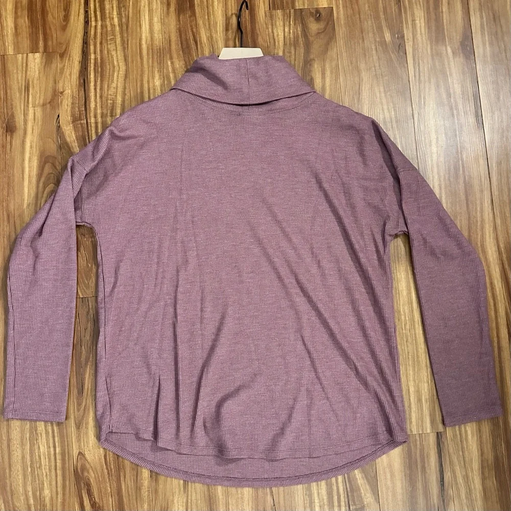 Waffle knit cowl/turtle neck top - Picture 5 of 6